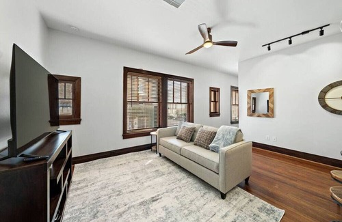 Galveston Apartment | League Lofts-Historic Galveston-Heart of Downtown!