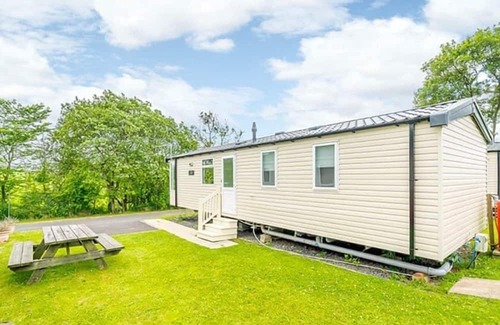 Kilwinning House | 2 bedroom accommodation in Kilwinning,