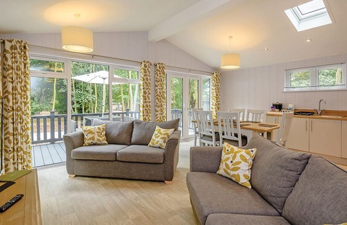 Woolverstone Cabin | 3 bedroom accommodation in Woolverstone, Ipswich