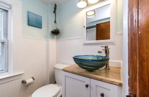 Kittery House | Bright, Open Maine Seacoast Cape Cottage - Close to Everything!