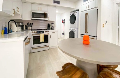South Pointe Condo | 110 - SOFI 2 Bedroom - Heated Pool, 2 blocks from Beach!