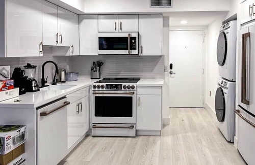 South Pointe Condo | 110 - SOFI 2 Bedroom - Heated Pool, 2 blocks from Beach!