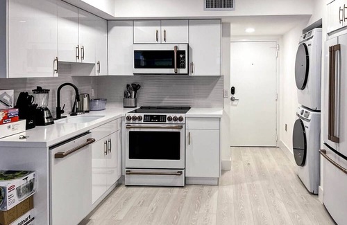 South Pointe Condo | 110 - SOFI 2 Bedroom - Heated Pool, 2 blocks from Beach!