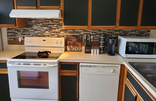 Central Newport News Condo | Modern, Spacious Condo with Loft, Minutes from the Beach!