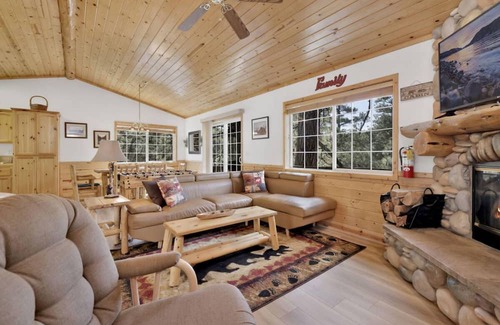 Whispering Forest Cabin | Lookout Lodge #2128 by Big Bear Vacations