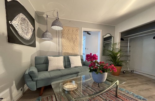 Nuuanu - Punchbowl House | Tropical Villa with Hot tub- Great location!