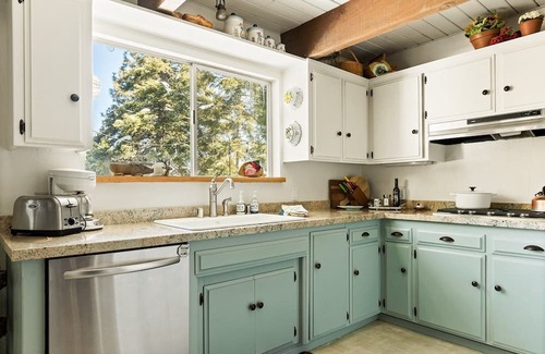 Cedar Glen House | Palisades Charmer 4 Bedroom Home by RedAwning