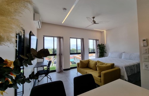 Alajuela Apartment | Loft conveniently located five minutes from airport