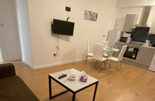 West Ealing Apartment | Stylish 1 bedroom Ealing F4