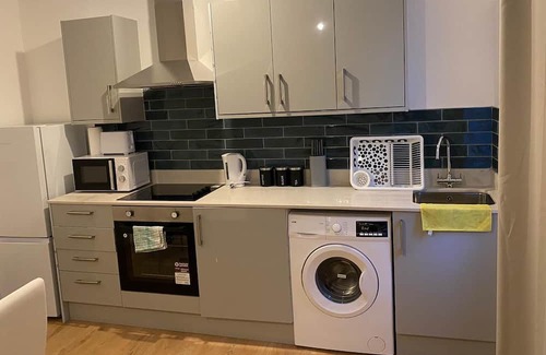West Ealing Apartment | Stylish 1 bedroom Ealing F4