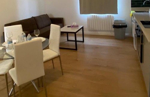 West Ealing Apartment | Lovely one bedroom in Ealing F6