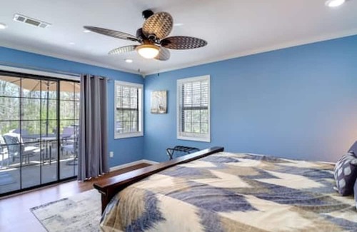 Higden House | Lakeside Retreat on 10 Secluded Wooded Acres