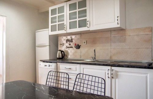 Konak House | Charming Home Overlooking Ocean with Garden