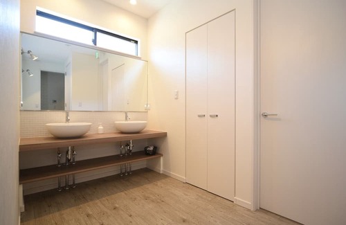 Nishi Ward House | Luxury private stay for up to 6 people You can al / Niigata Niigata