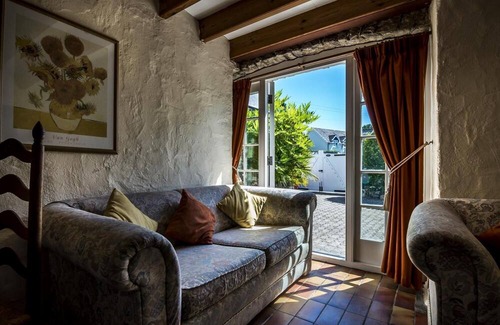 St. Florence Apartment | The Stables - 1 Bedroom Apartment - Saint Florence