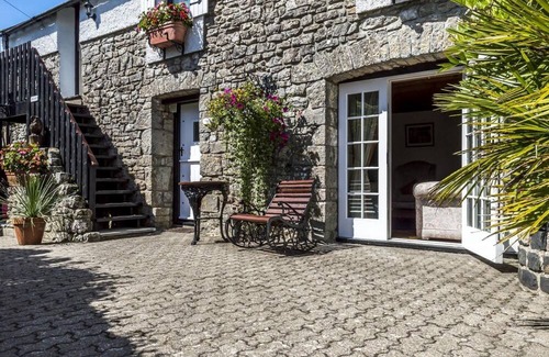 St. Florence Apartment | The Stables - 1 Bedroom Apartment - Saint Florence
