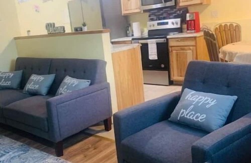 Southeast Colorado Springs Apartment | Luxury 2 bedroom rental place with a fireplace