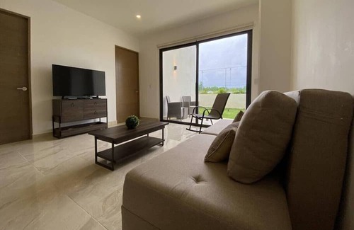 Ejidal Apartment | Dog friendly 2BR w/backyard, pool, gym, bbq, pking