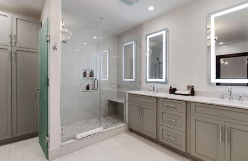 Central Business District House | Roami at The Brandywine | Heated Pool |6 Bed Combo