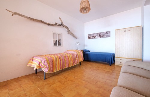 Canneto Apartment | Apartment 'Oleandro' with Private Terrace and Wi-Fi