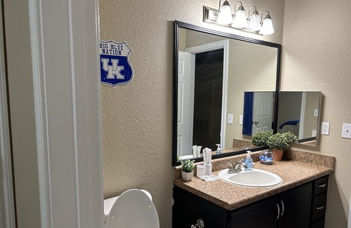 Lexington Apartment | Spacious 2 bedroom home, close to UK/Keeneland/Fayette Mall/Summit at Fritz Farm