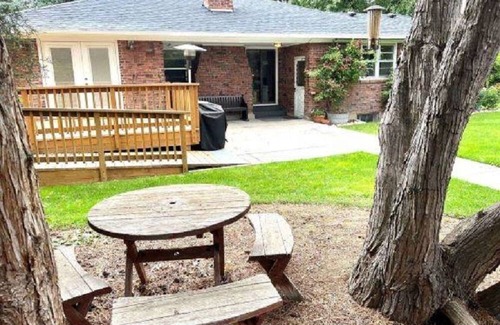 Meridian House | 1950's Brick House. Tons of character. Minutes from downtown Meridian.