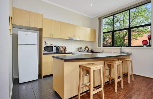 Footscray Apartment | Funky Footscray Find: Your Epic Urban Playground!