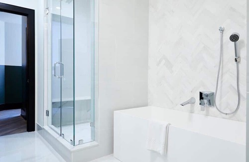 Central Business District House | Roami at The Brandywine | Pool | 6 Bed Combo PH