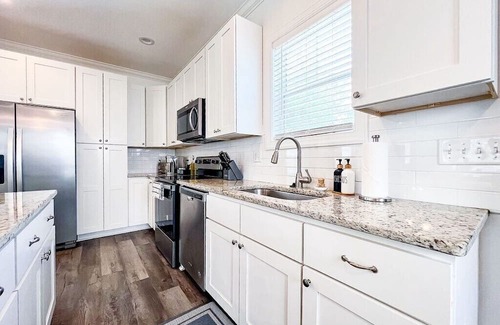 Wilmington House | Dual Homes, 8 Beds: A Double Delight in Wilmington!