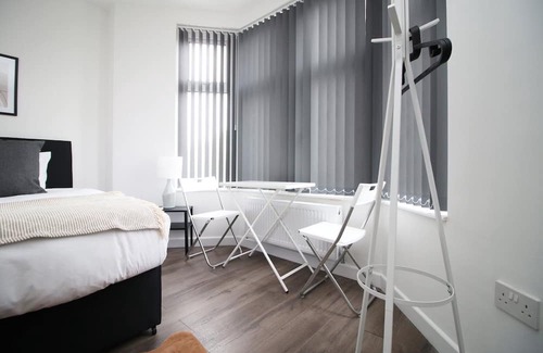 Splott Apartment | Contemporary & Chic Studio No6 -CoHost Collections