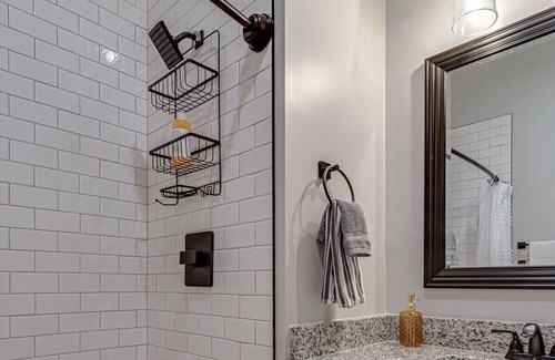 Nashville Apartment | Studio with 2 Queen Beds 7 mins to DT!