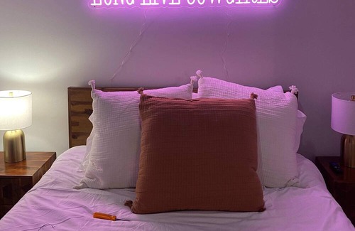 Nashville Apartment | Studio with 2 Queen Beds 7 mins to DT!