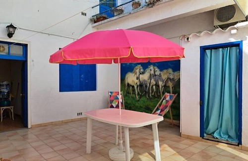 Le Grau-Du-Roi Apartment | Authentic Fisherman's House, sleeps 6, courtyardeur 30 M2, air-conditioned, heart of.