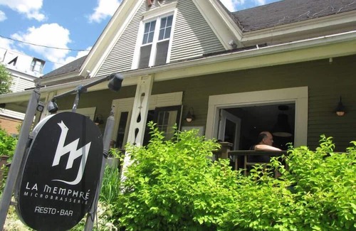 Magog Apartment | Le Azur 535 - Memphremagog Beach