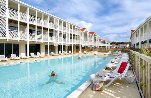 Mimizan-Plage Apartment | Beautiful duplex in a secure residence with swimming pool for 8 people in Mimizan plage