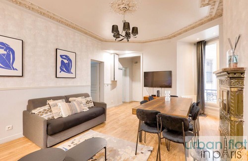 Strasbourg -Saint-Denis Apartment | Urban Flat 57 - Luxury 4BDR Parisian Flat in Paris