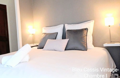 Cassis Apartment | Grand Appartement Traversant Avec VUE SUR MER ET CAP Canaille