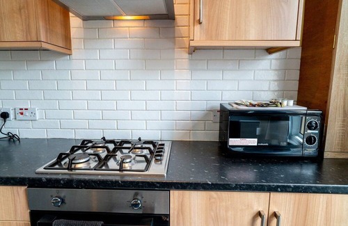 Bristol Apartment | Cozy Urban - Retreat Modern 1BR - Free Parking