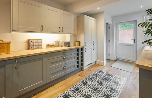 Hognaston House | Host & Stay | The View at Orchard View