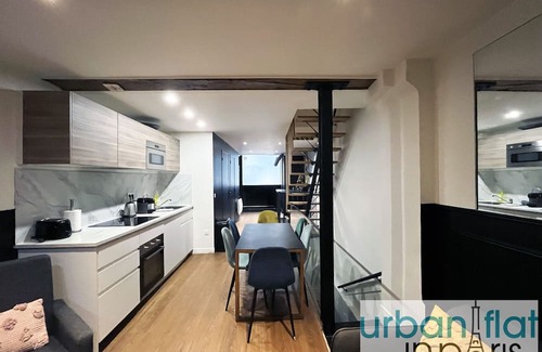 Quartier du Mail Apartment | Urban Flat 31 - Charming Triplex in Paris