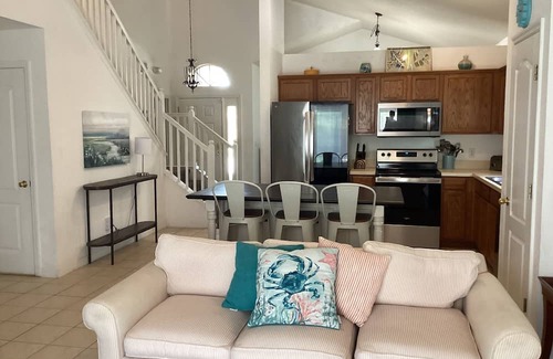 Silver Creek House | Large family vacation home, close to Disney, private pool & spa, newly remodeled