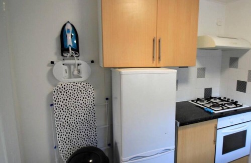 Gateshead Apartment | Spacious 4 bed flat with free parking