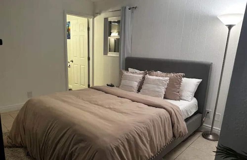 Security Acres House | Fully Equipped Townhouse Scottsdale Arizona - Washer/dryer and Kitchen!