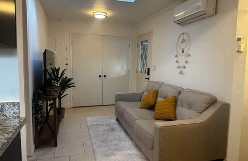 Security Acres House | Fully Equipped Townhouse Scottsdale Arizona - Washer/dryer and Kitchen!