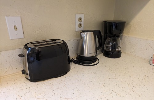 Copperas Cove Apartment | 1 BR APT w/Kitchen, Sleeps Four! Ideal for PCSing In or Out. No extra fees
