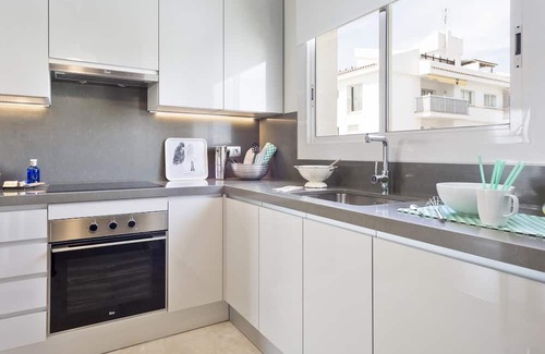 Sitges Town Center Apartment | Sitges Spaces Oasis Penthouse - 3 Bedroom/2 Bath/Terrace/Pool- Sleeps 8 (6+2)