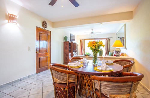 Amapas Condo | Amazing Casa Dorado in Zona Romantica