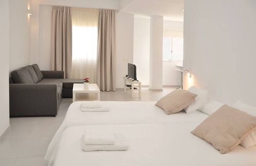 Santa Cruz de Tenerife Apartment | 30m2 distributed in cozy open and bright spaces.