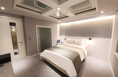 Dong-Gu Hotel | Gwangju Chungjang-ro Hotel DUU