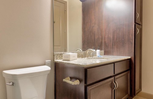 Central West End Apartment | St. Louis | Gorgeous 2BD/2BA Central West End Apartment